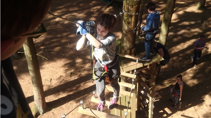 Der Kletterwald in Surwold beitet Action und Sport in luftiger Höhe