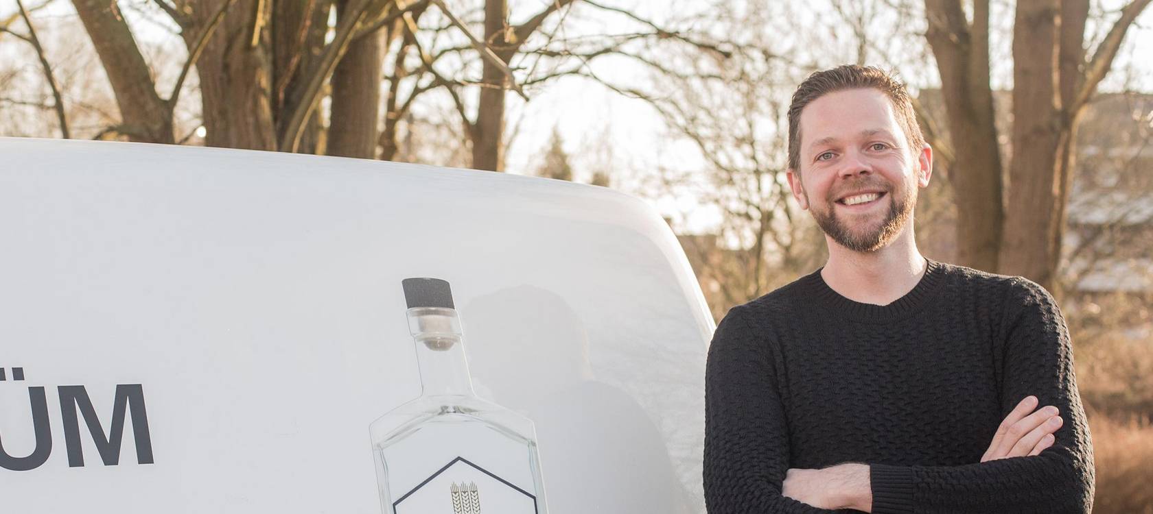 Simon Meyborg, vertraut auf die Brennerei Rosche im Emsland für seinen Edelkorn